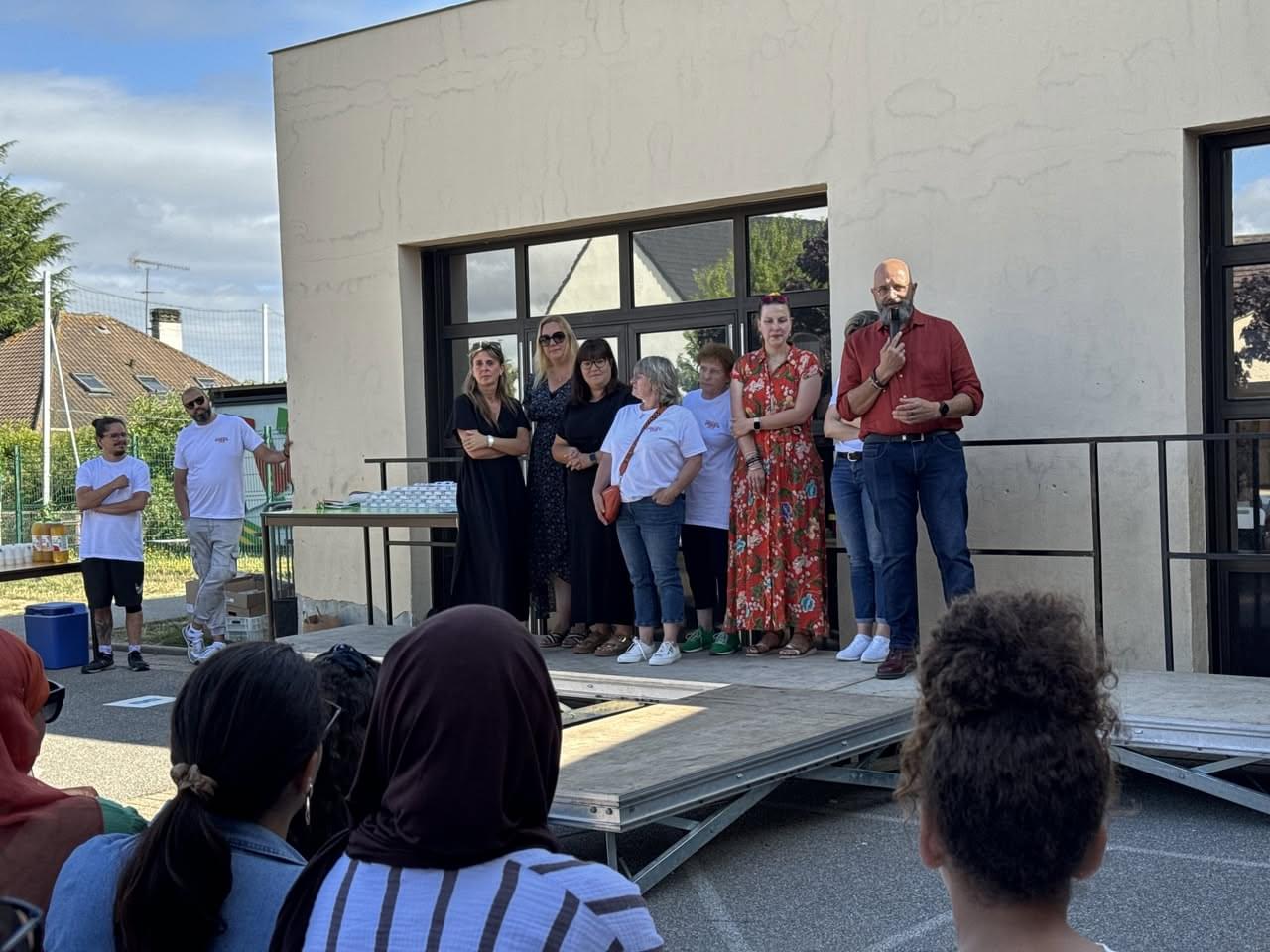 Distribution des calculettes à Buchelay