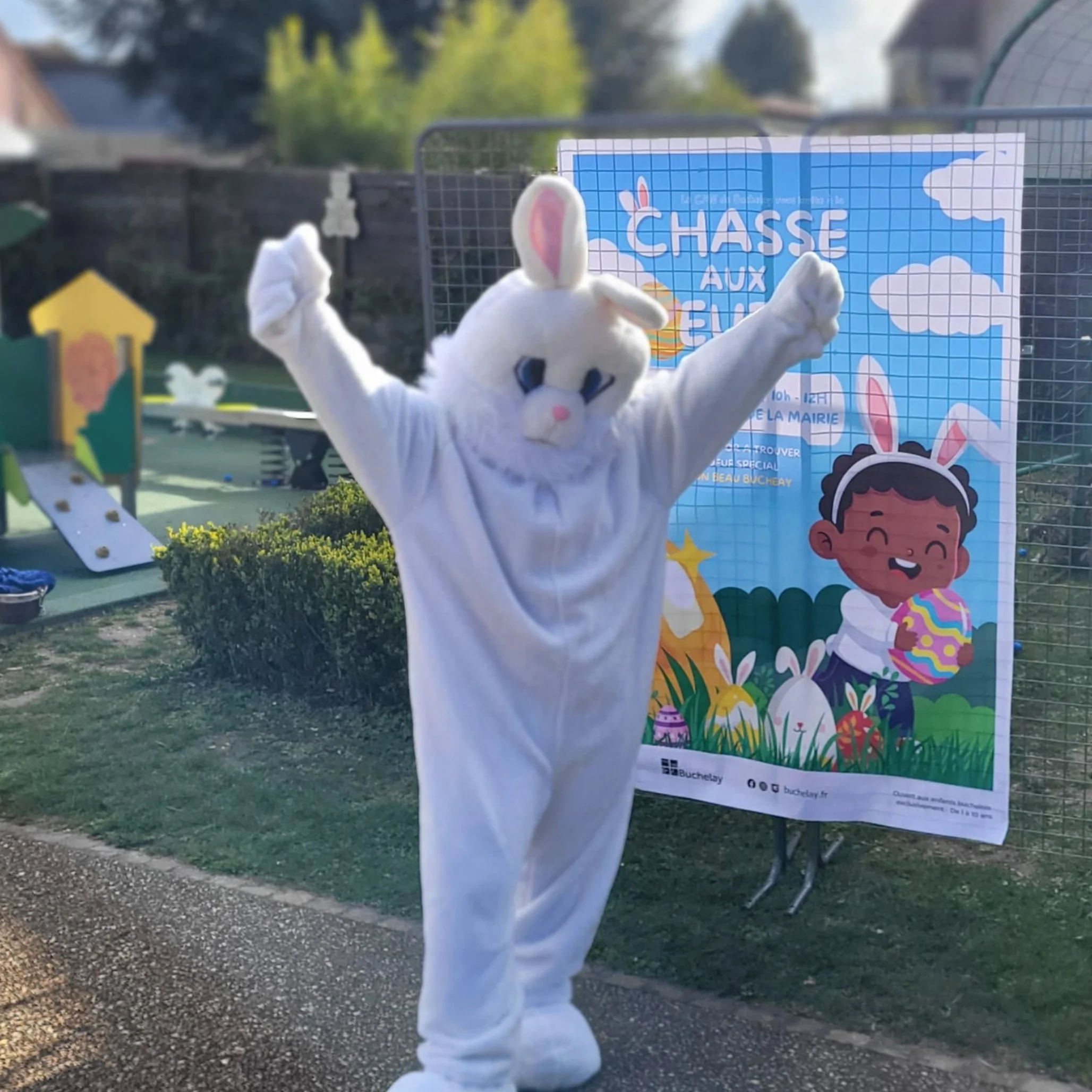 Mascotte lapin de la chasse aux oeufs de Buchelay