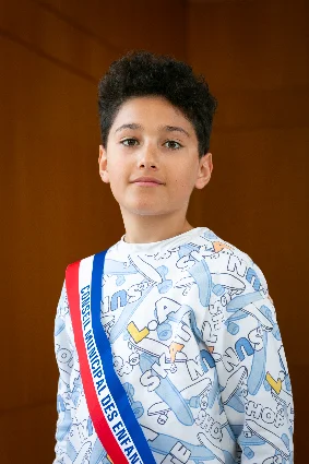10 - Anès