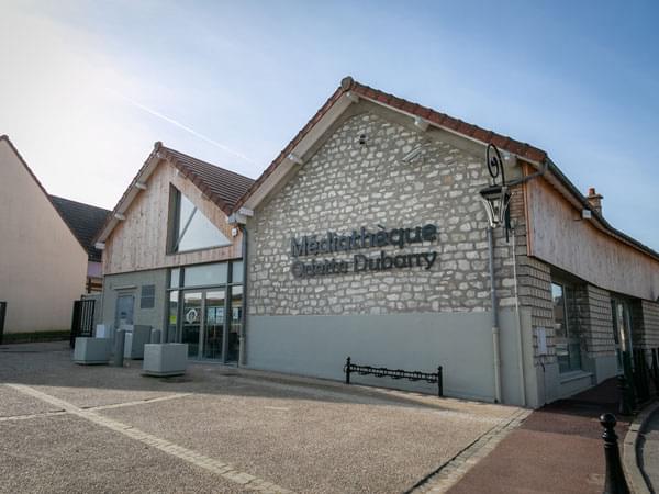 Façade de la Médiathèque Odette-Dubarry