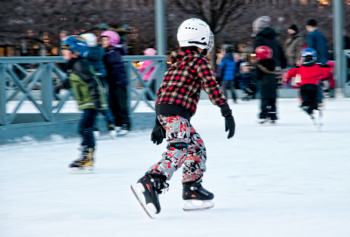 Une patinoire sera installée dans le parc de la mairie pour les fêtes de fin d’année