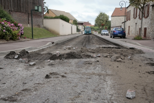 Route de Mantes à l’intersection de la rue du Général-Leclerc