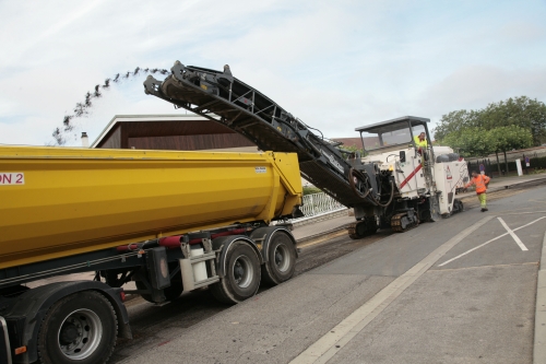 Rue G-Péri - L’étape de grattage des couches d’enrobé