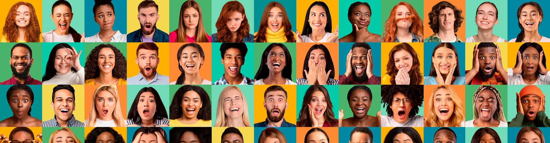 Mosaïque de portraits de jeunes sur fonds colorés