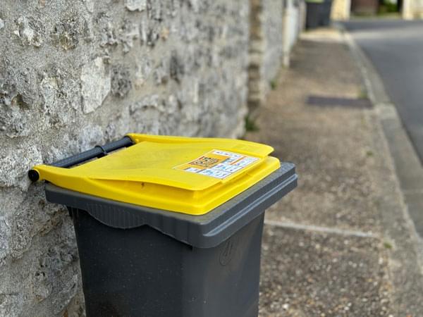 Poubelle jaune