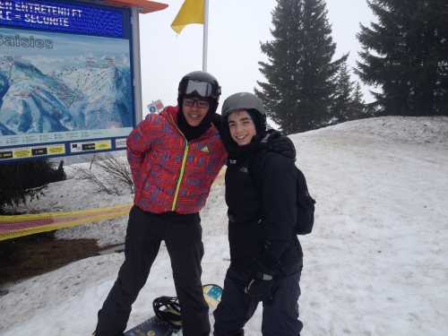 Tom et Jérémy prennent la pause pour leur dernière année en séjour de neige